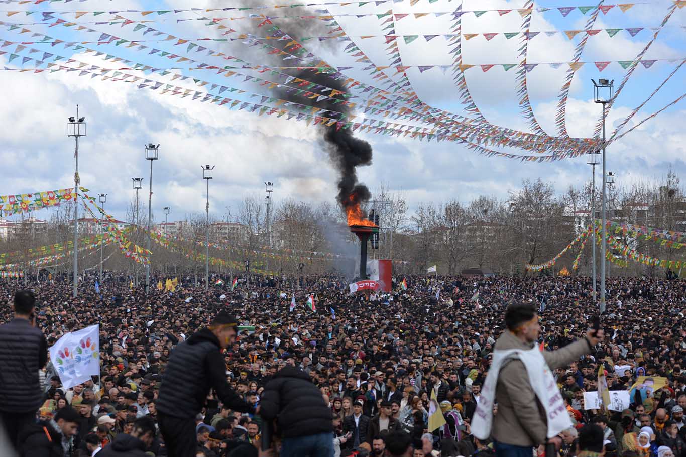 Diyarbakır'da Newroz Etkinliği Düzenleniyor 10