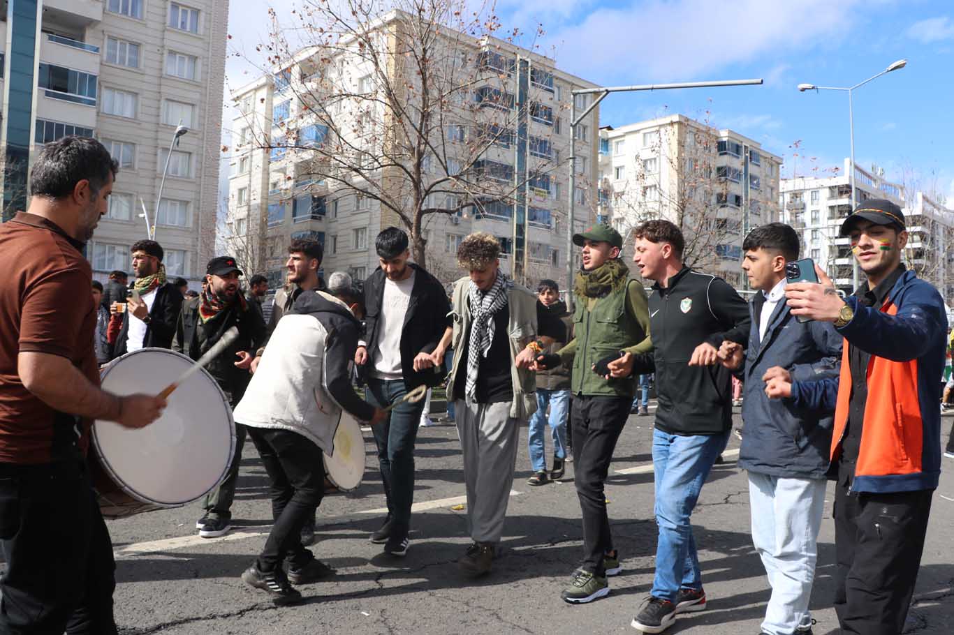 Diyarbakır'da Newroz Etkinliği Düzenleniyor 3