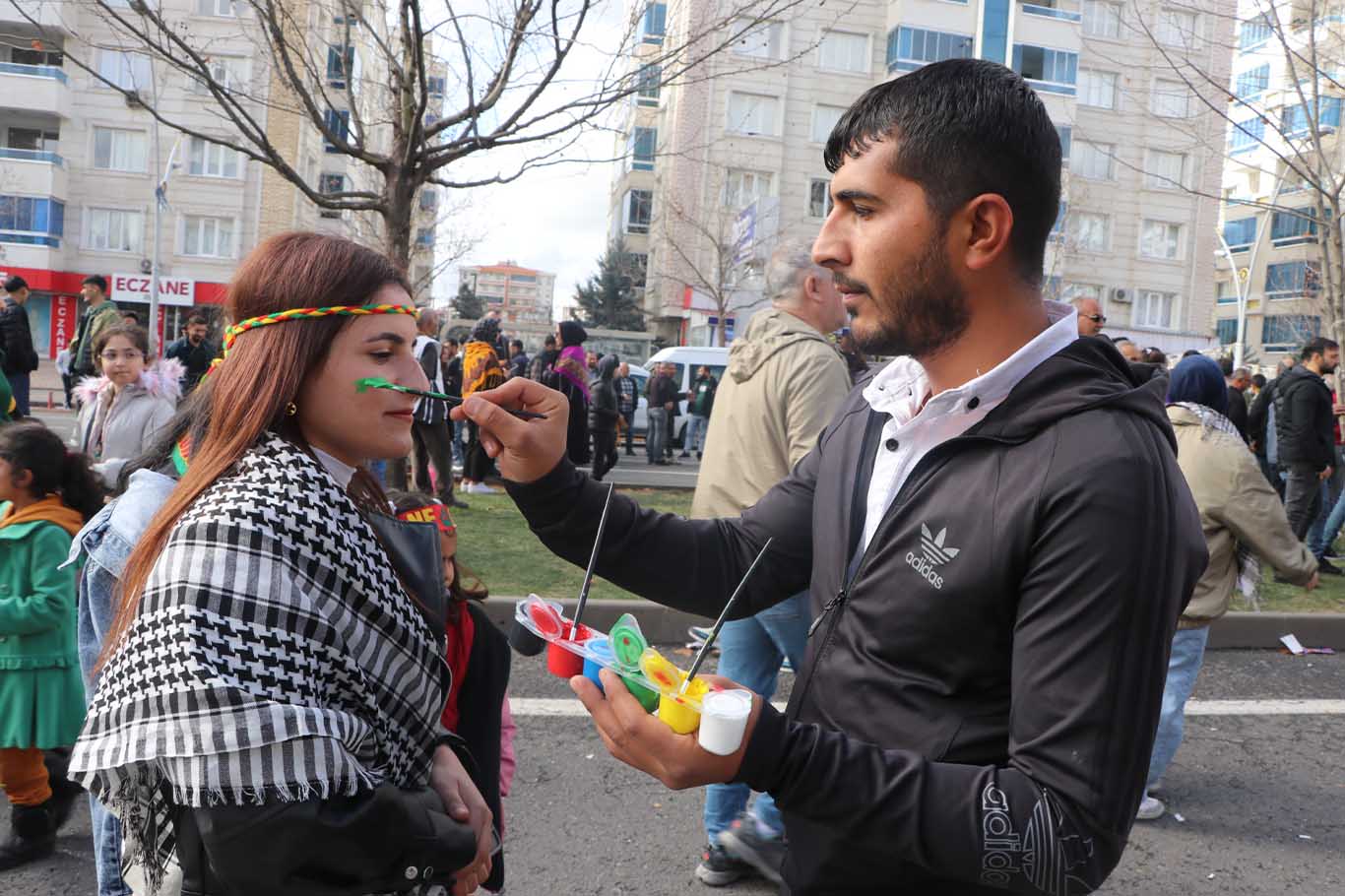 Diyarbakır'da Newroz Etkinliği Düzenleniyor 4