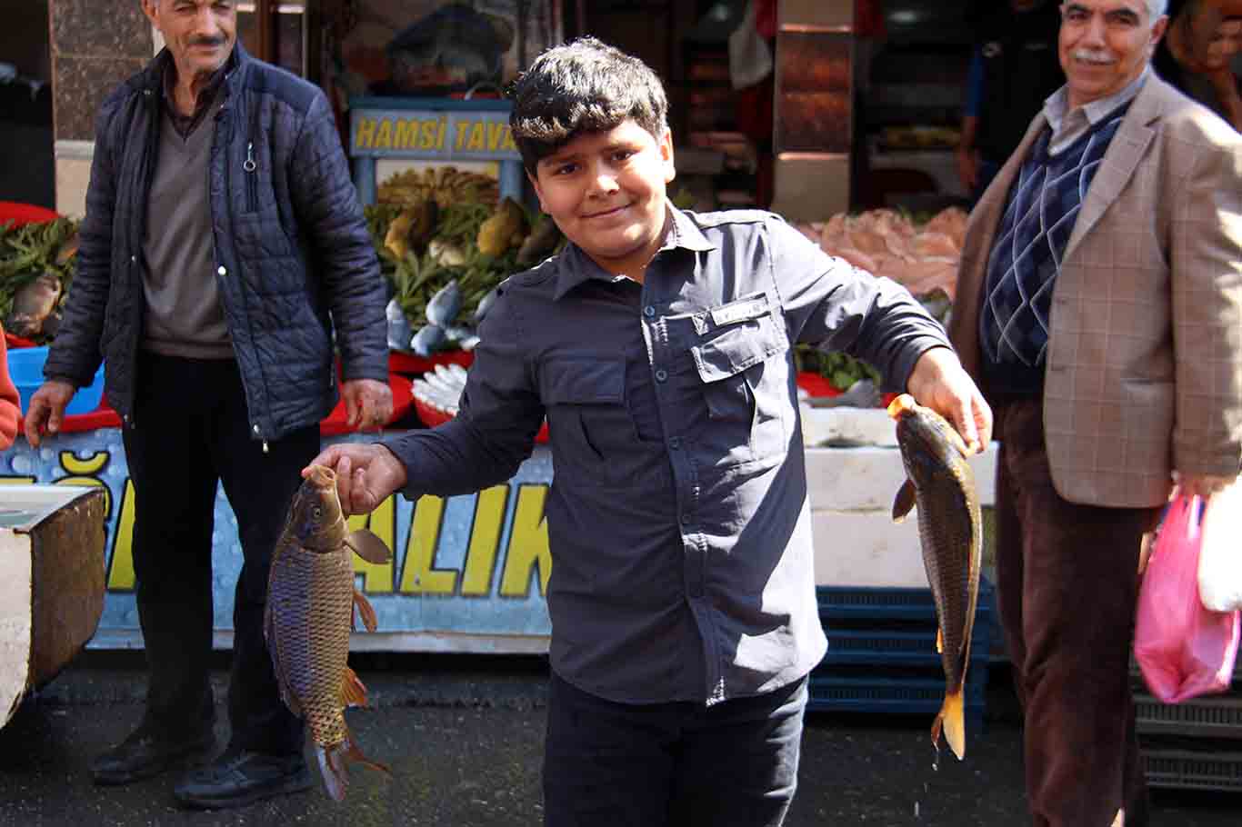 Diyarbakır’da Ramazan, Balık Tezgahlarını Hareketlendirdi 4