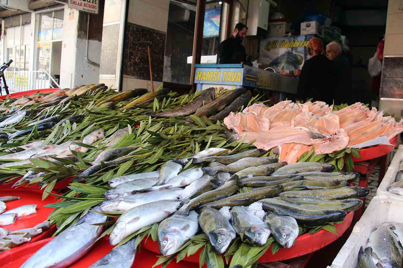 Diyarbakır’da Ramazan, Balık Tezgahlarını Hareketlendirdi 5