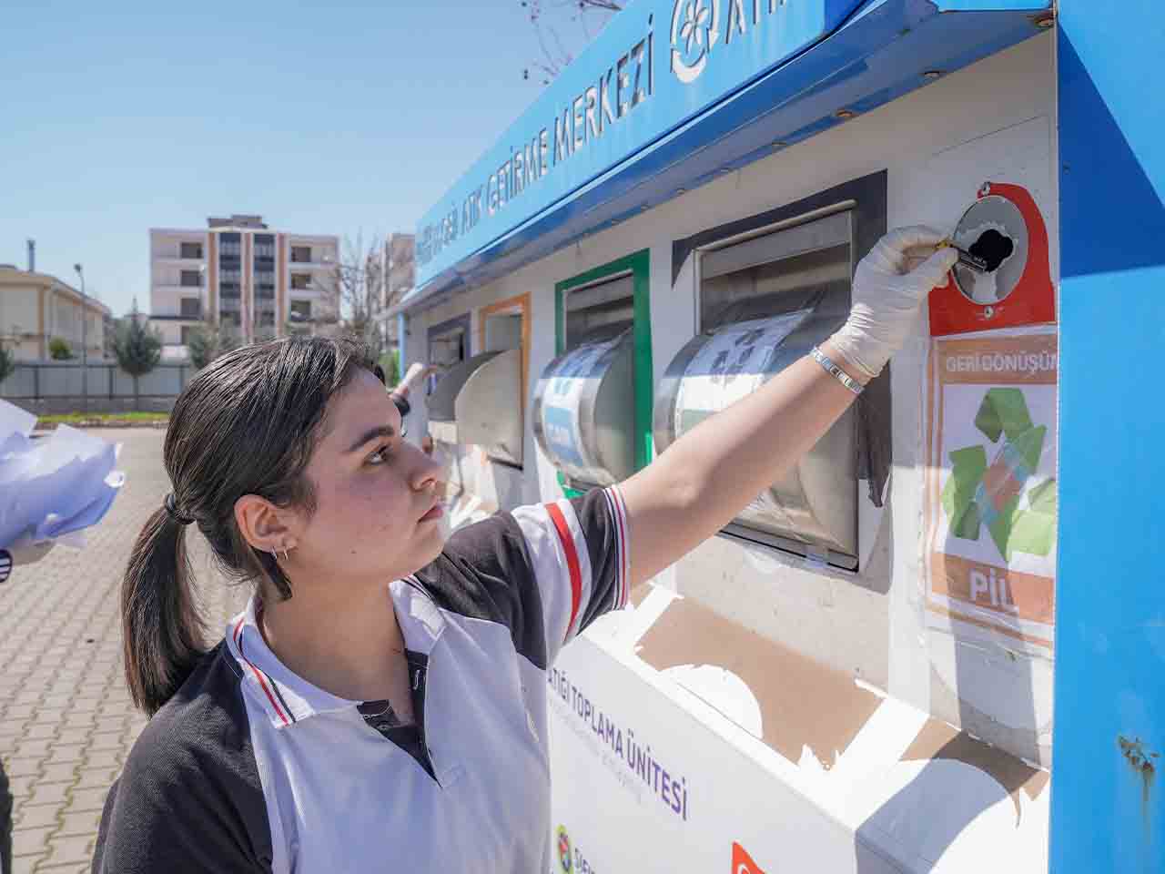 Diyarbakır'da Sıfır Atık Projesi Hem Geri Dönüşüm Hem Ağaçlandırma 2