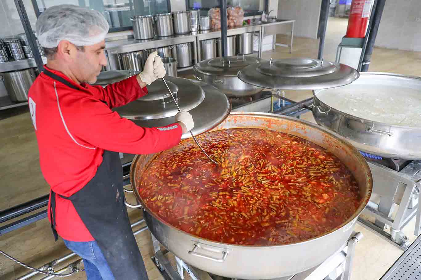 Diyarbakır'da Türk Kızılay Aşevi, Günde 3 Bin Kişiye Iftar Veriyor 2