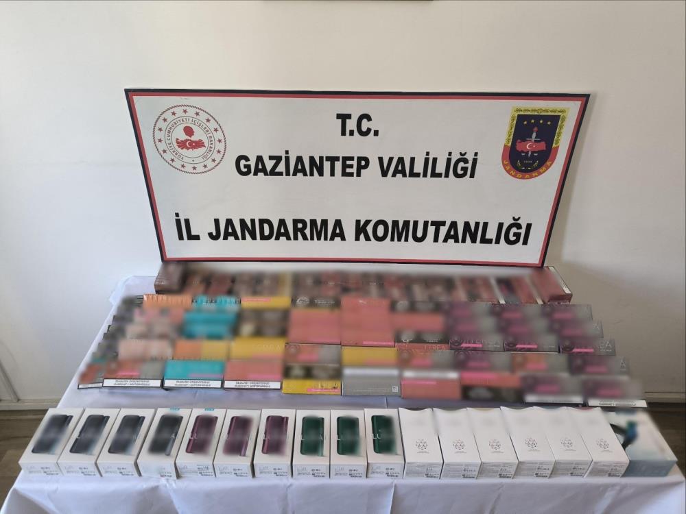 Gaziantep'te 4,2 Milyon Tl Değerinde Kaçak Tütün Ve Sigara Ele Geçirildi (1)