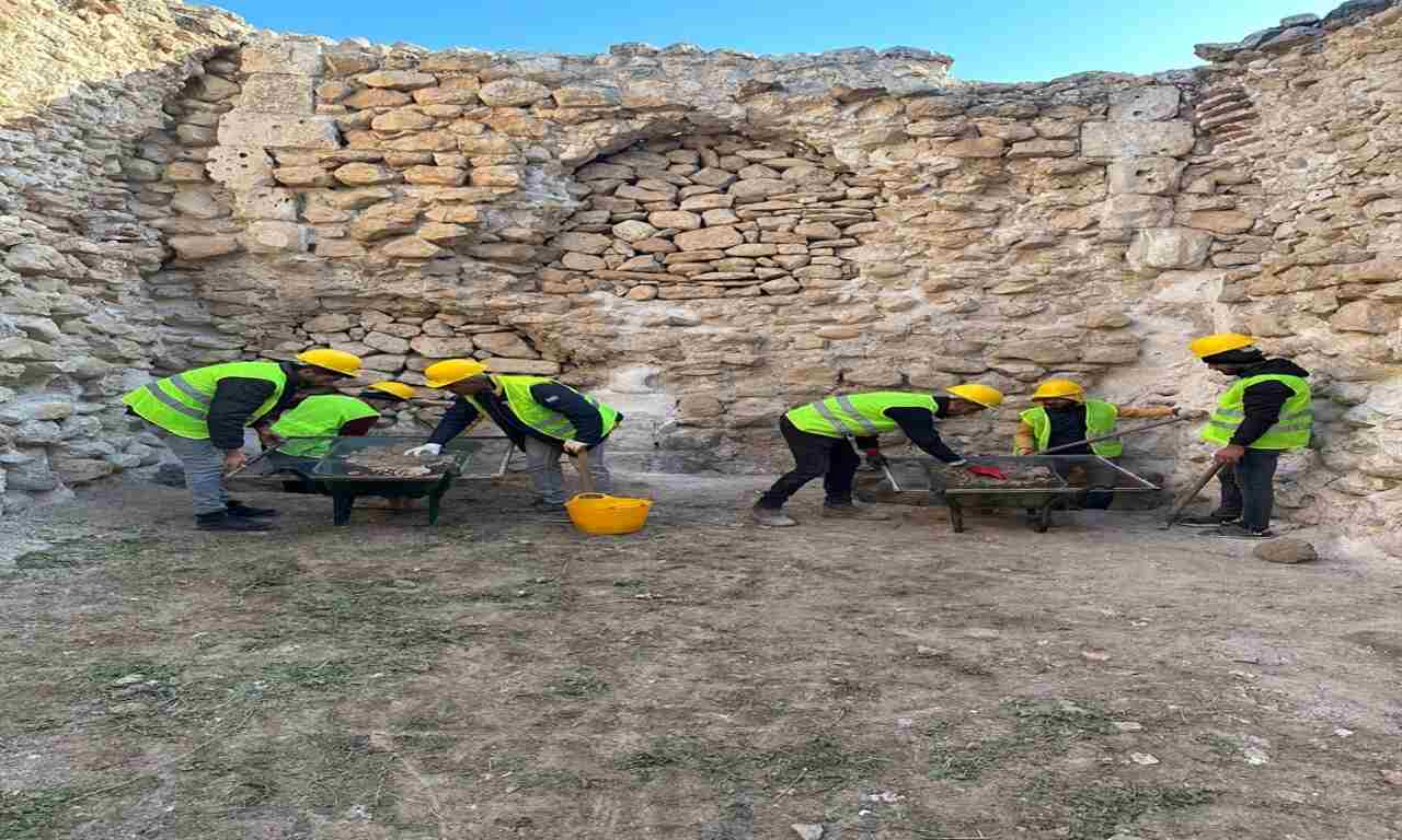 Hasankeyf'te 1600 Yıllık Gözyaşı Şişesi Bulundu (3)