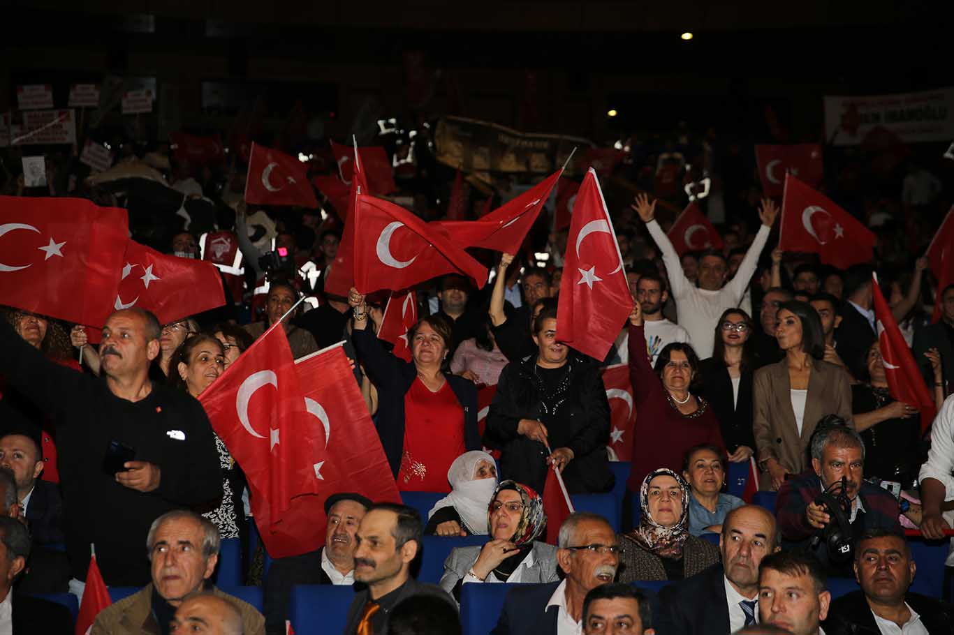 İbb Başkanı Ekrem İmamoğlu Diyarbakır’da Açıklamalarda Bulundu 1