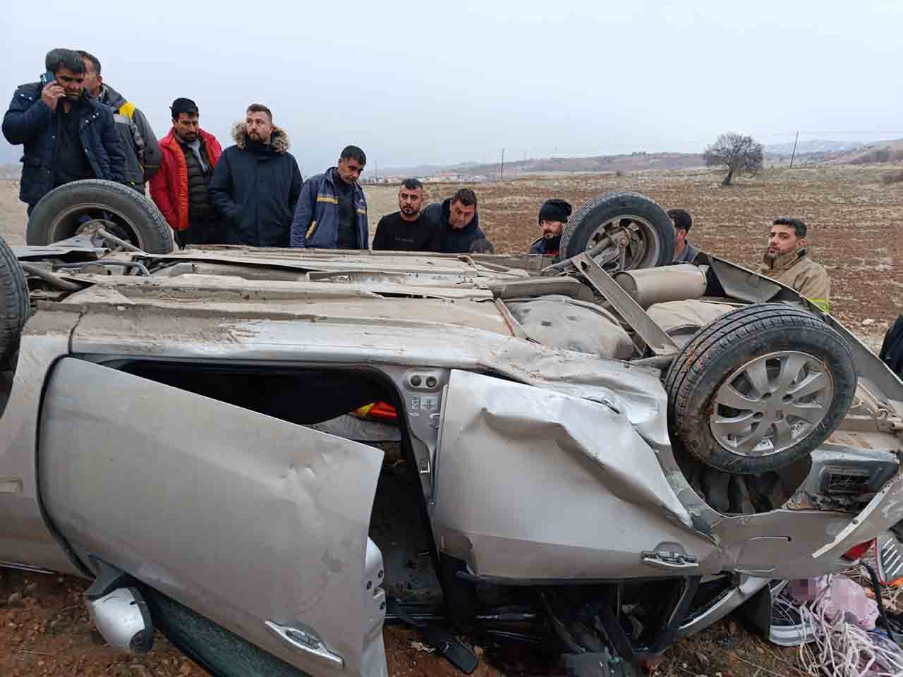 Otomobilin Takla Atarak Şarampole Yuvarlandığı Kazada 1 Kişi Öldü 3 Kişi Yaralandı 2