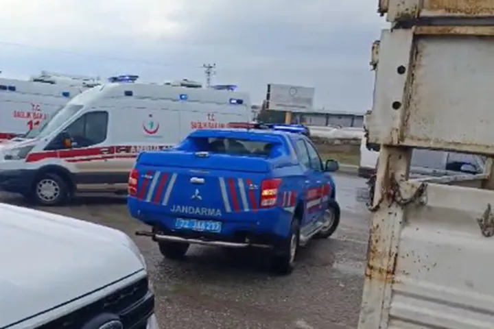 Batman'da Öğretmen Servisi Kaza Yaptı 5 Öğretmen Yaralandı (2)