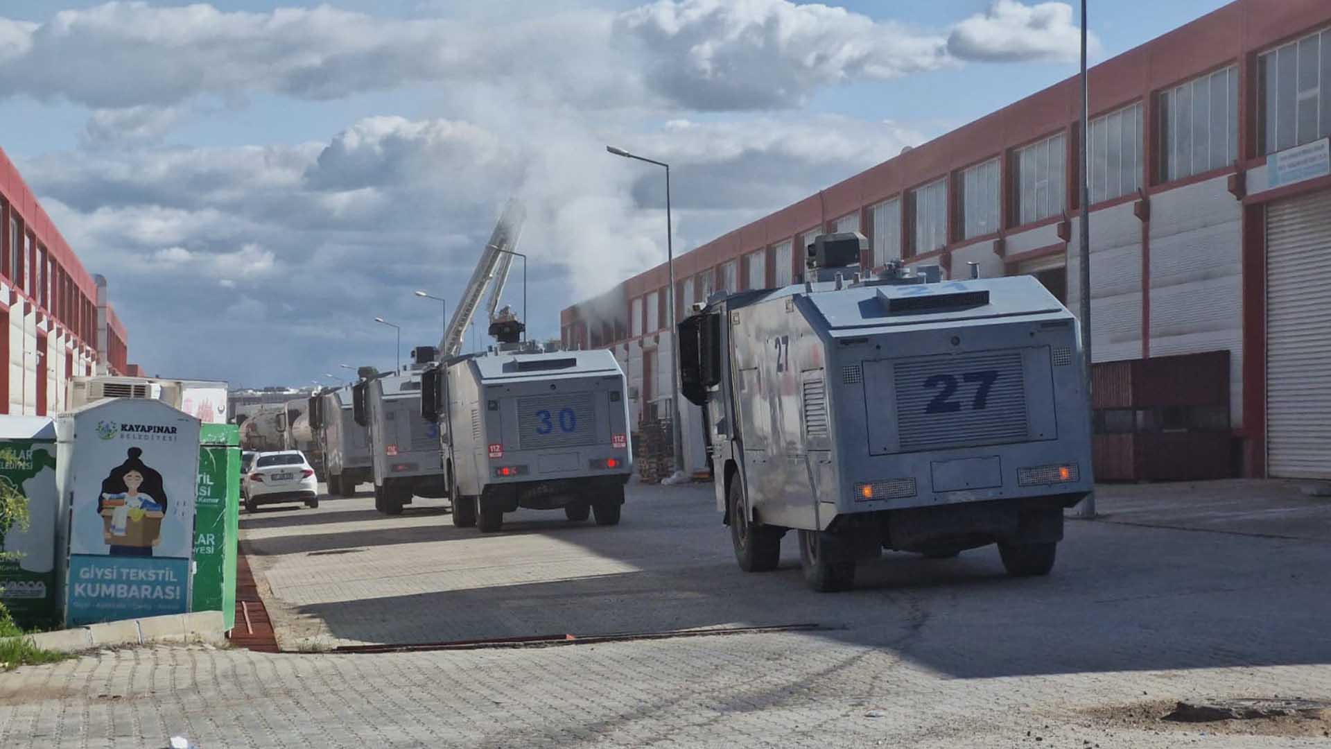 Diyarbakır'da Sanayi Sitesinde 3 Depoda Çıkan Yangına Müdahale Ediliyor 5