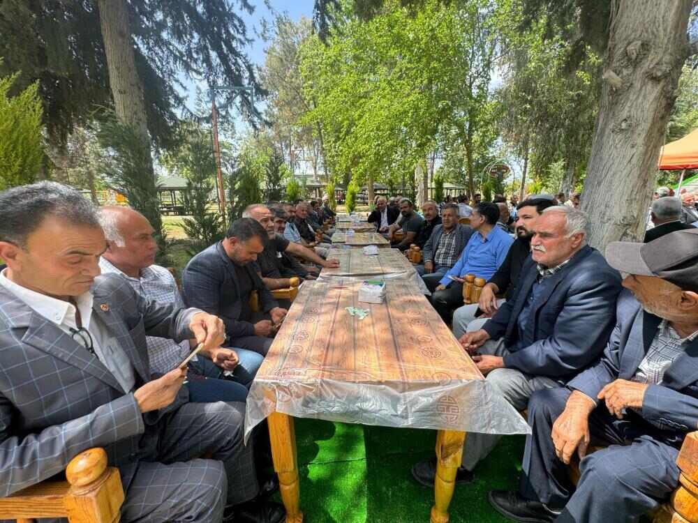Hayvan Pazarında 5 Kişinin Yaralandığı Kavga Barışla Sonuçlandı (1)