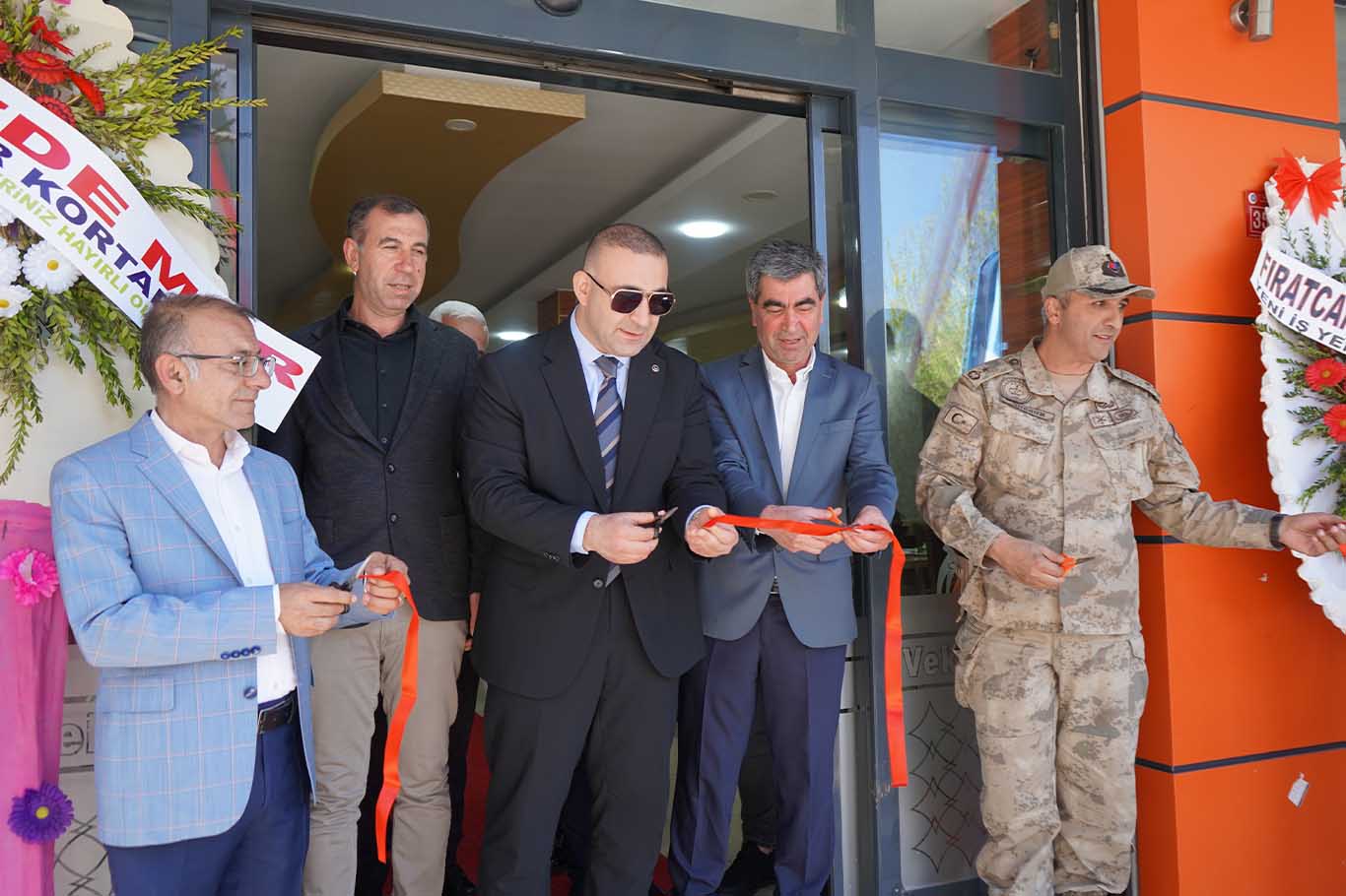 Kaymakam Recep Hasar, Veka Restoran Açılışına Katıldı 2