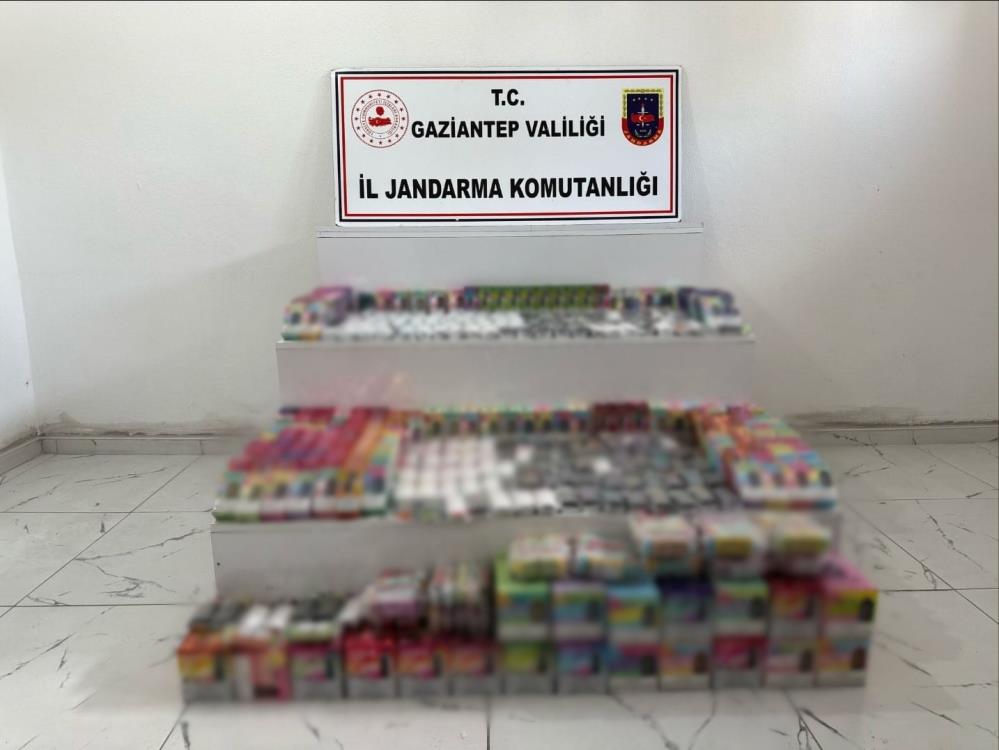 5,4 Milyon Liralık Kaçak Ürün Ele Geçirildi 23 Gözaltı (2)