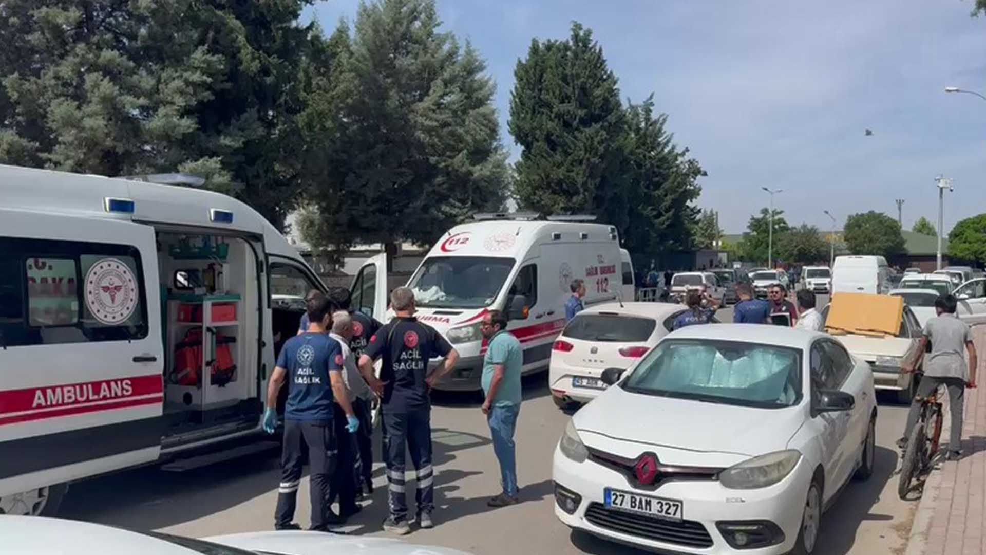 Adliye Önünde Akraba Aileler Kavga Etti 5 Yaralı, 7 Gözaltı 3