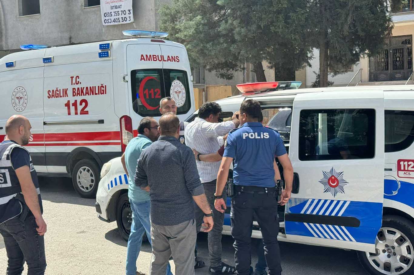 Adliye Önünde Akraba Aileler Kavga Etti 5 Yaralı, 7 Gözaltı 4