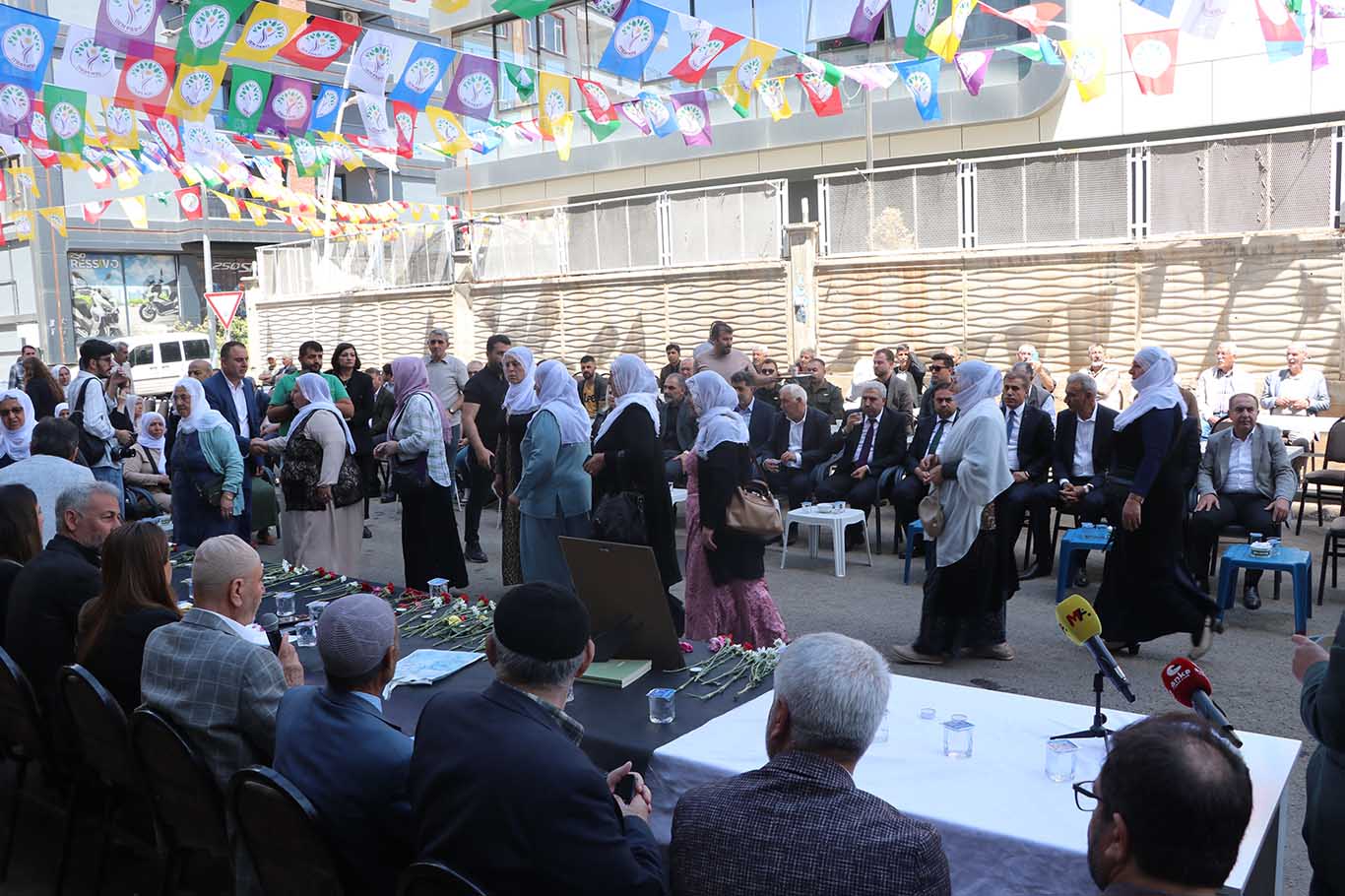 Ak Parti Diyarbakır İl Başkanlığından Dem Parti İl Başkanlığına Önder Için Taziye Ziyareti 1