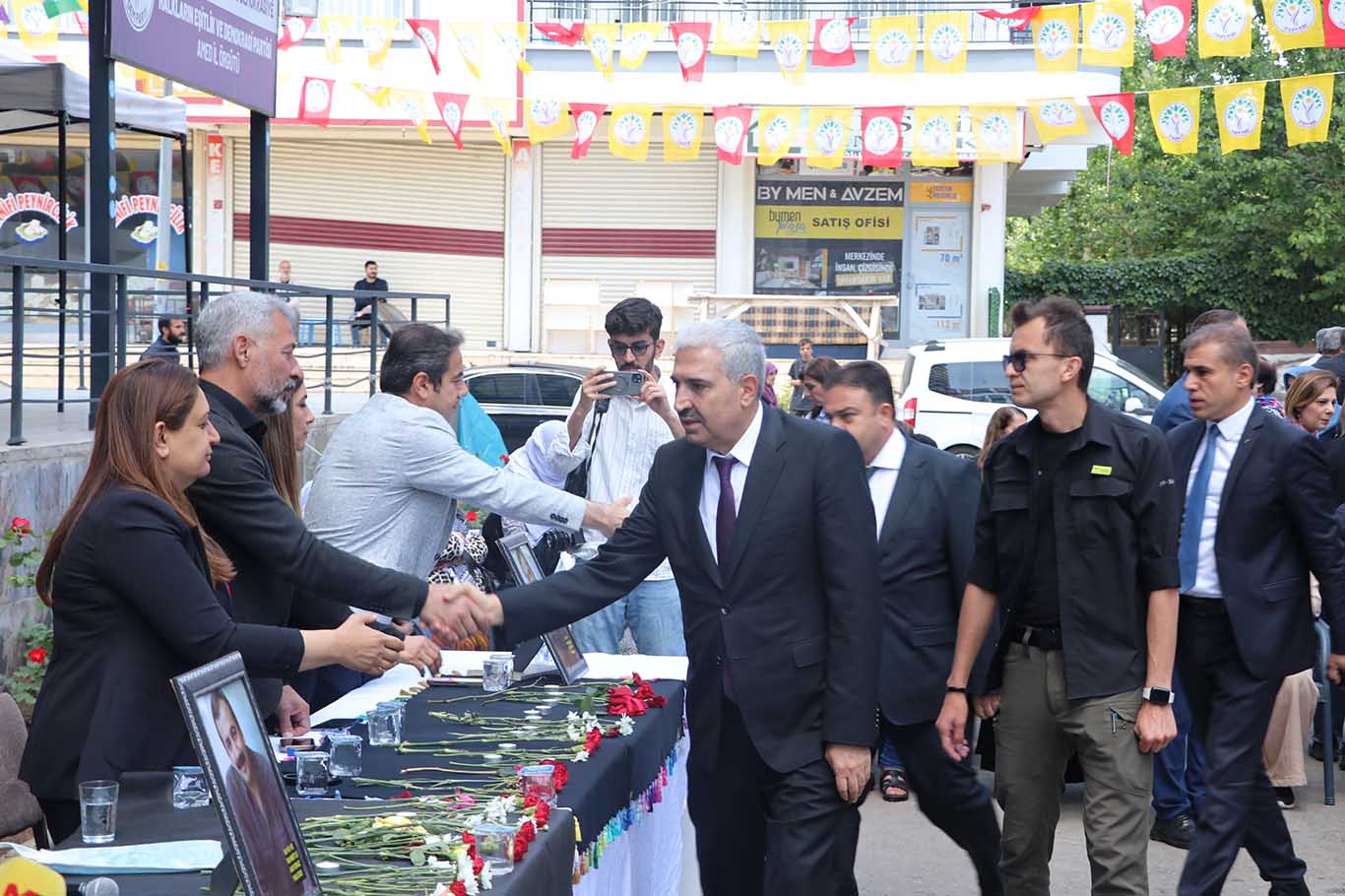 Ak Parti Diyarbakır İl Başkanlığından Dem Parti İl Başkanlığına Önder Için Taziye Ziyareti 4