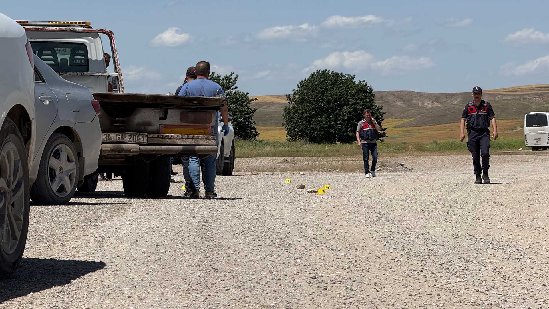 Baba Oğul Kamyonetle Yanmış Halde Bulundu 2
