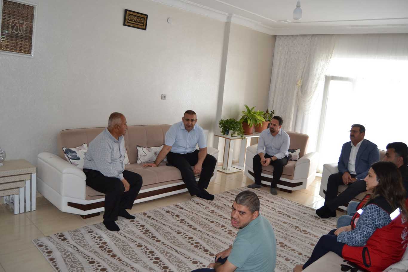 Bismil Kaymakamı Recep Hasar'dan Özel Durumları Olan Vatandaşlara Ziyaret 5