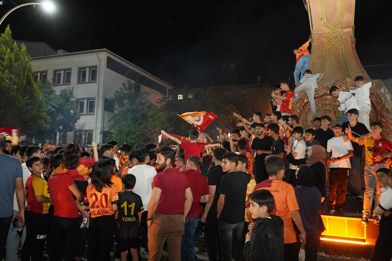 Bismil’de Galatasaray’ın 25’Inci Şampiyonluğu Kutlanıyor 16