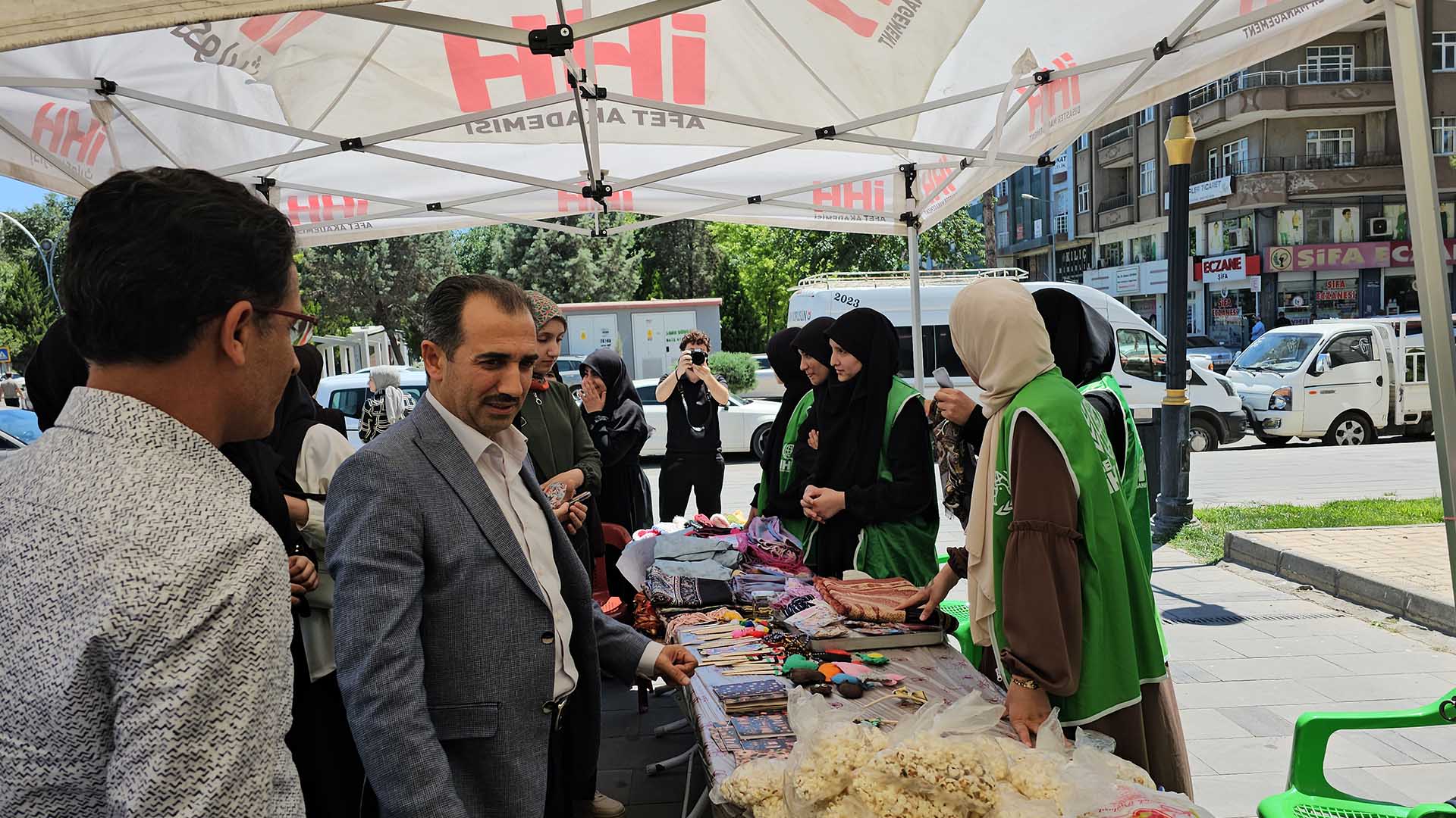 Bismil'de Gazze Yararına Düzenlenen Kermese Yoğun Ilgi 7