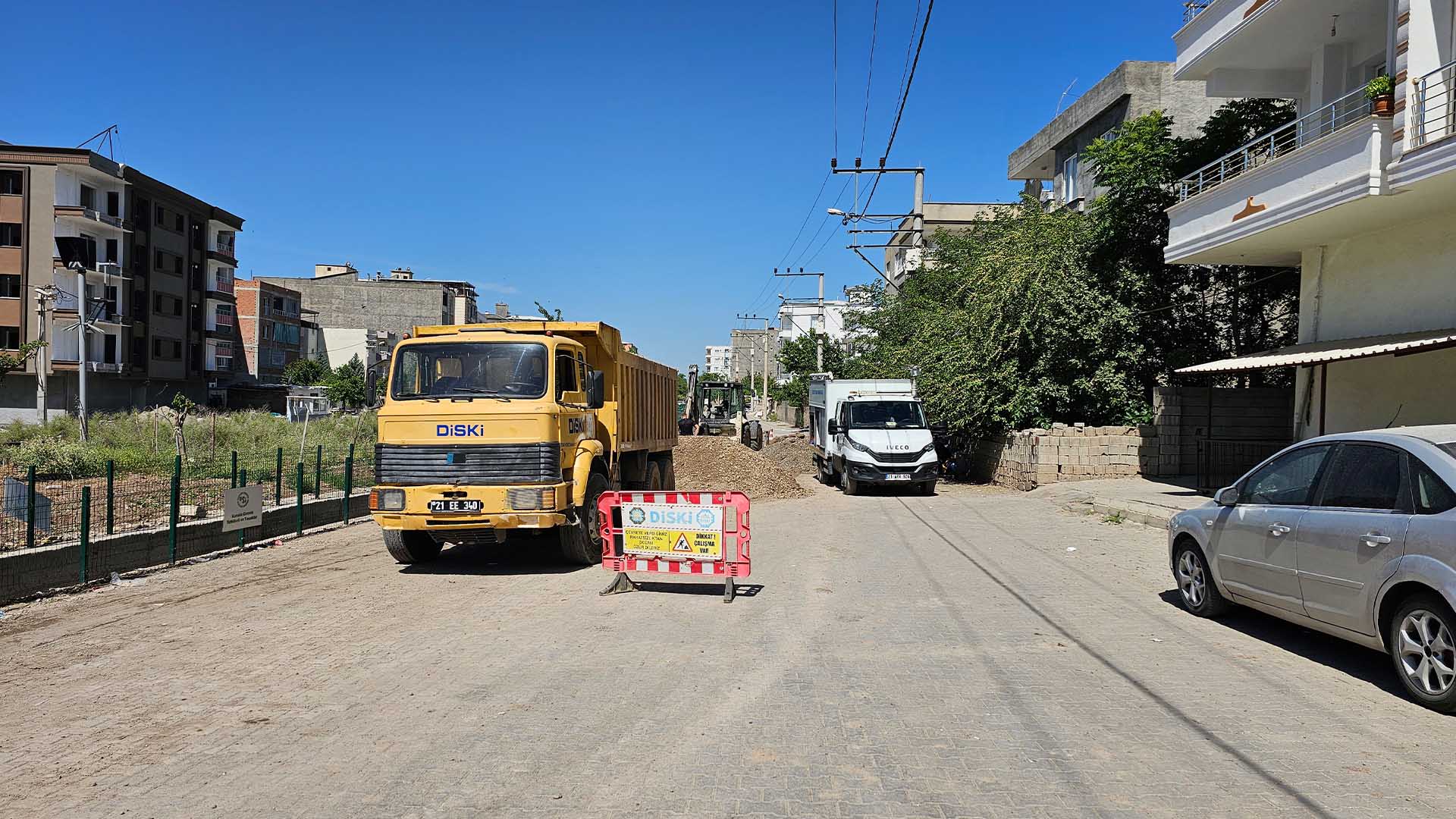 Bismil’de Patlayan Içme Suyu Hattına Müdahale Sürüyor 1