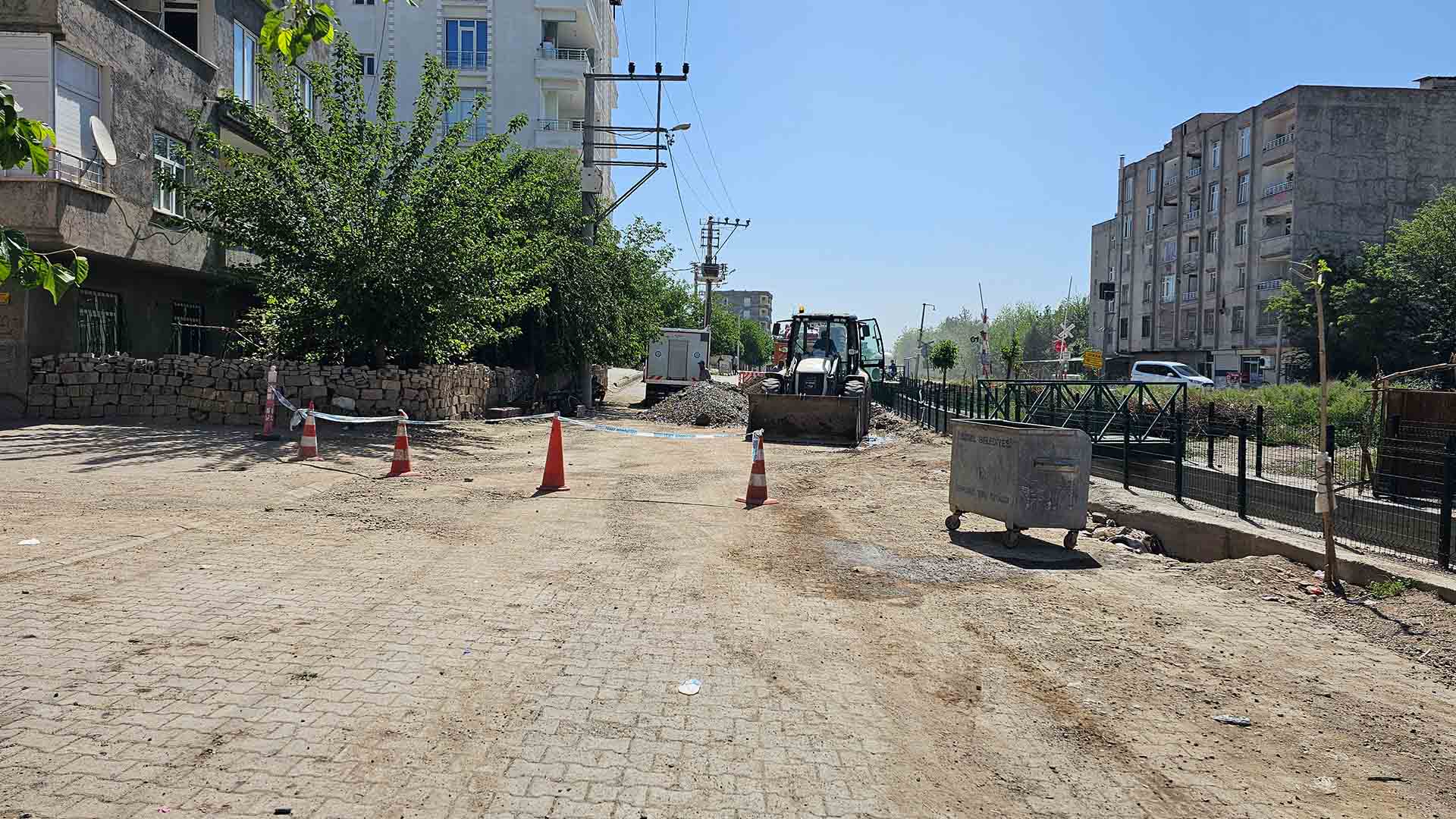 Bismil’de Patlayan Içme Suyu Hattına Müdahale Sürüyor 6