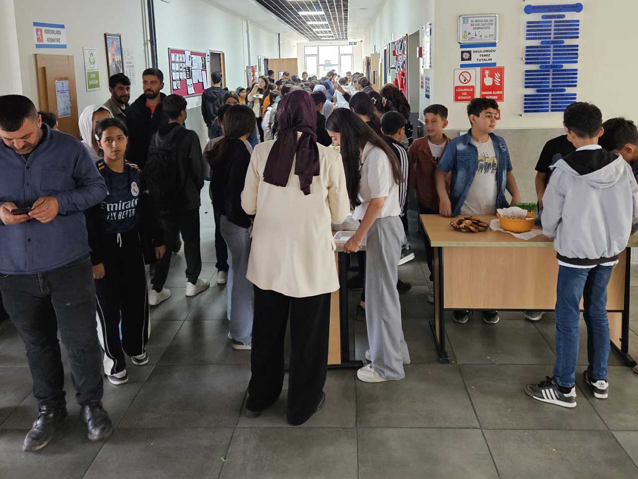 Bismil’deki Okullarda Gazze Için Yapılan Kermeslerle 950 Bin Tl Toplandı 1