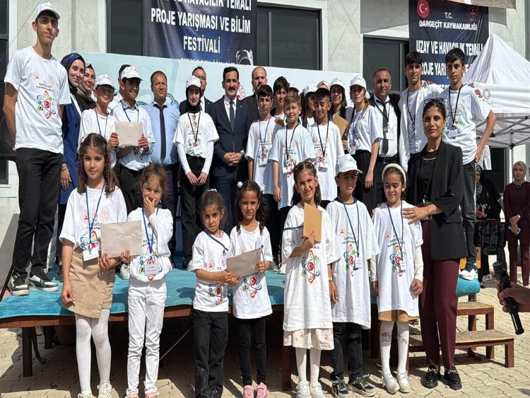 Dargeçit’te Uzay Ve Havacılık Bilimleri Temalı Şenlik Gerçekleştirildi (1)