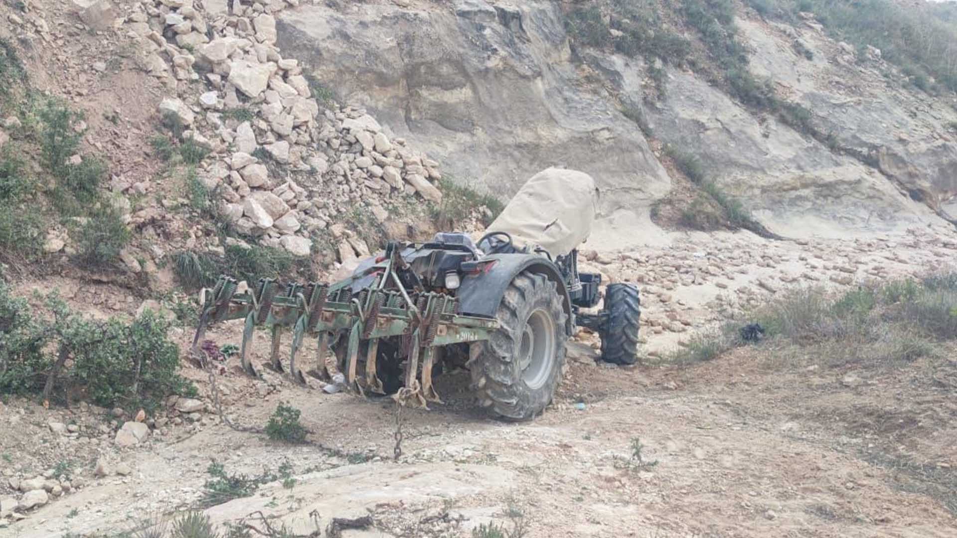 Devrilen Traktörün Altında Kalan 18 Yaşındaki Genç, Yaşamını Yitirdi 1