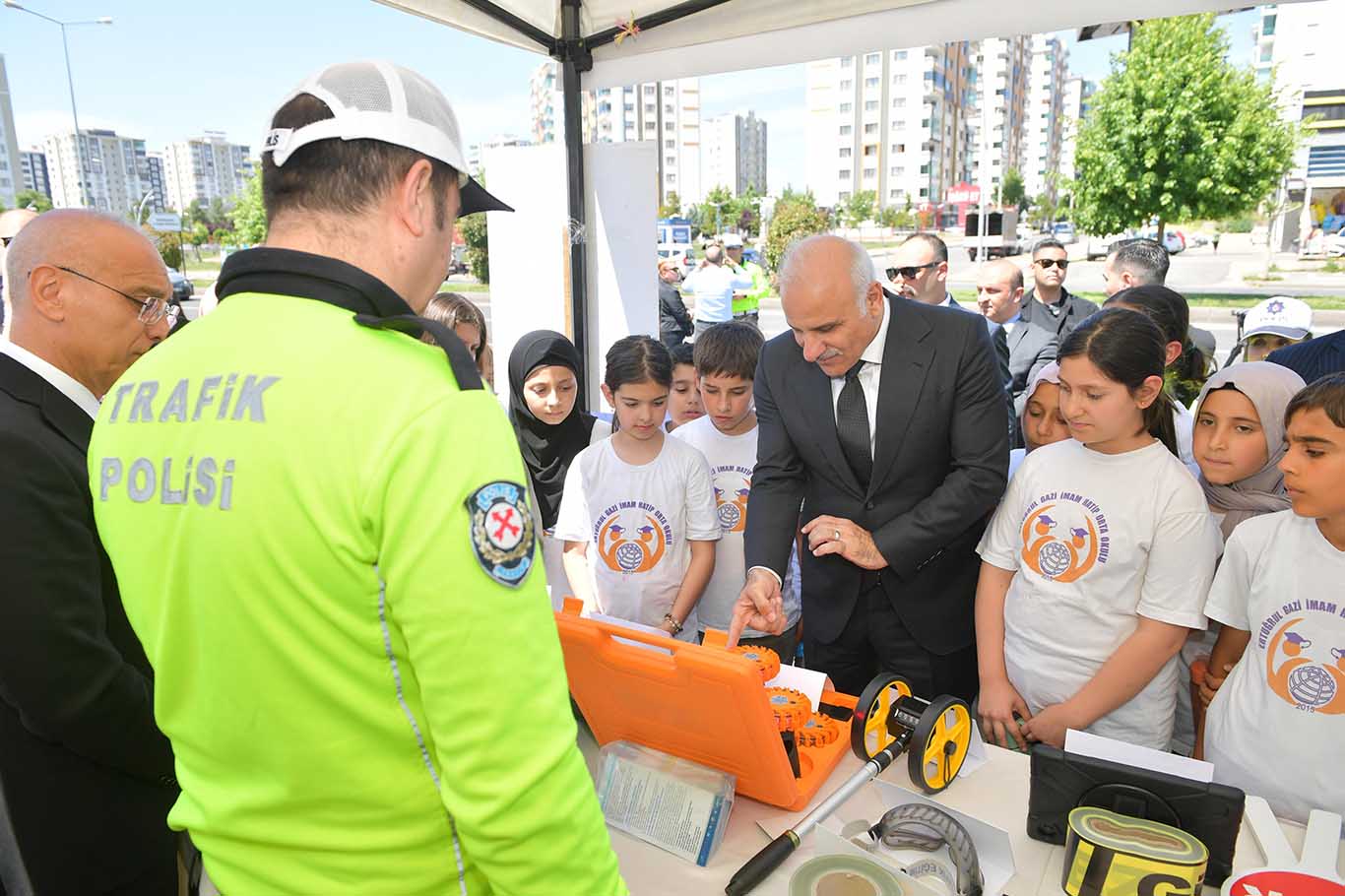 Diyarbakır Valisi Zorluoğlu, Trafik Haftası Etkinliğine Katıldı 2