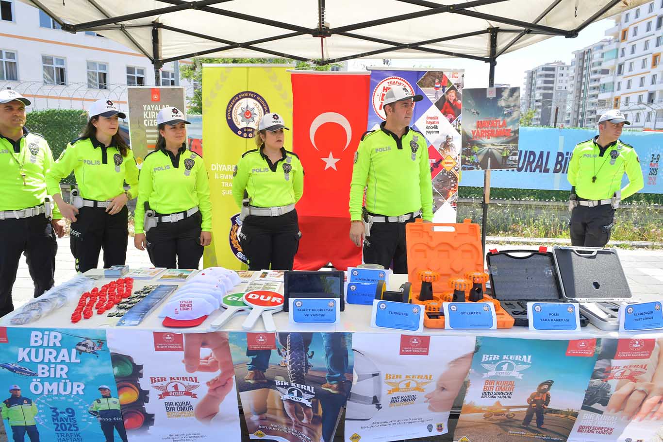 Diyarbakır Valisi Zorluoğlu, Trafik Haftası Etkinliğine Katıldı 4