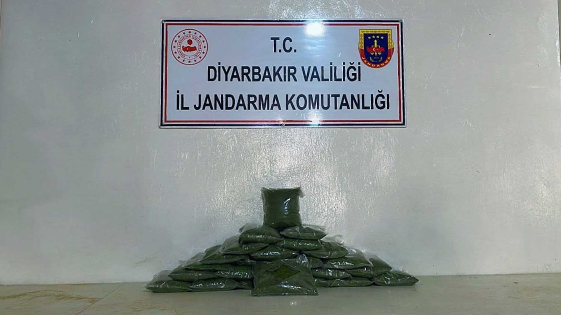 Diyarbakır’da 77 Kilogram Toz Esrar Ele Geçirildi 1