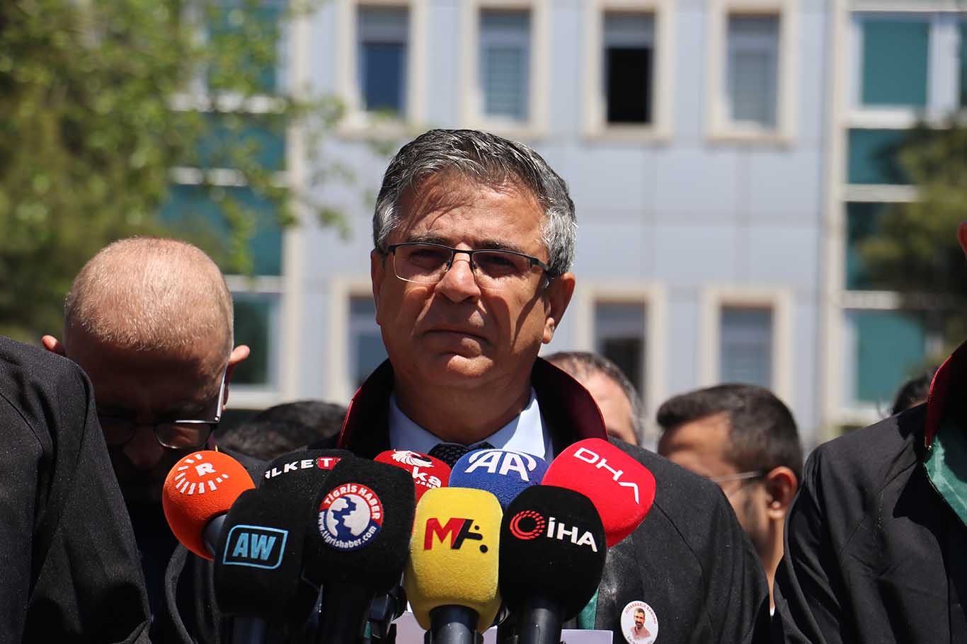 Diyarbakır’da Avukata Silahlı Saldırı Barodan Saldırıya Tepki 3