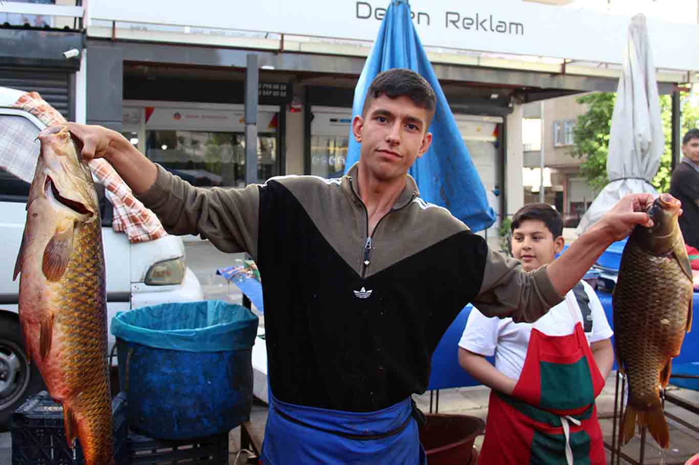 Diyarbakır’da Balık Tezgahlarda Kaldı 3