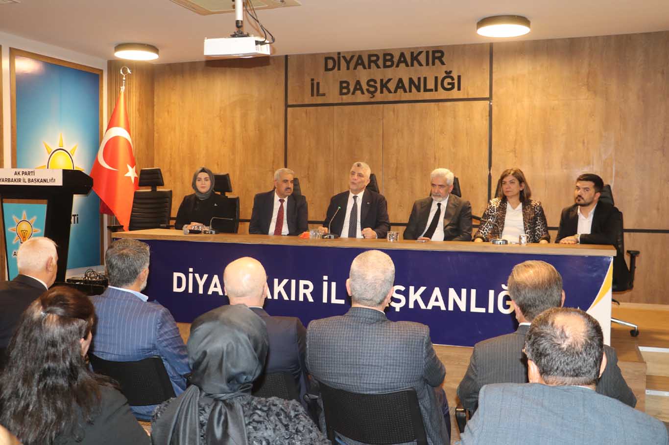 Diyarbakır’da Bulunan Bakan Bolat, Valilik, Ak Parti Ve Mhp Il Başkanlığını Ziyaret Etti 3