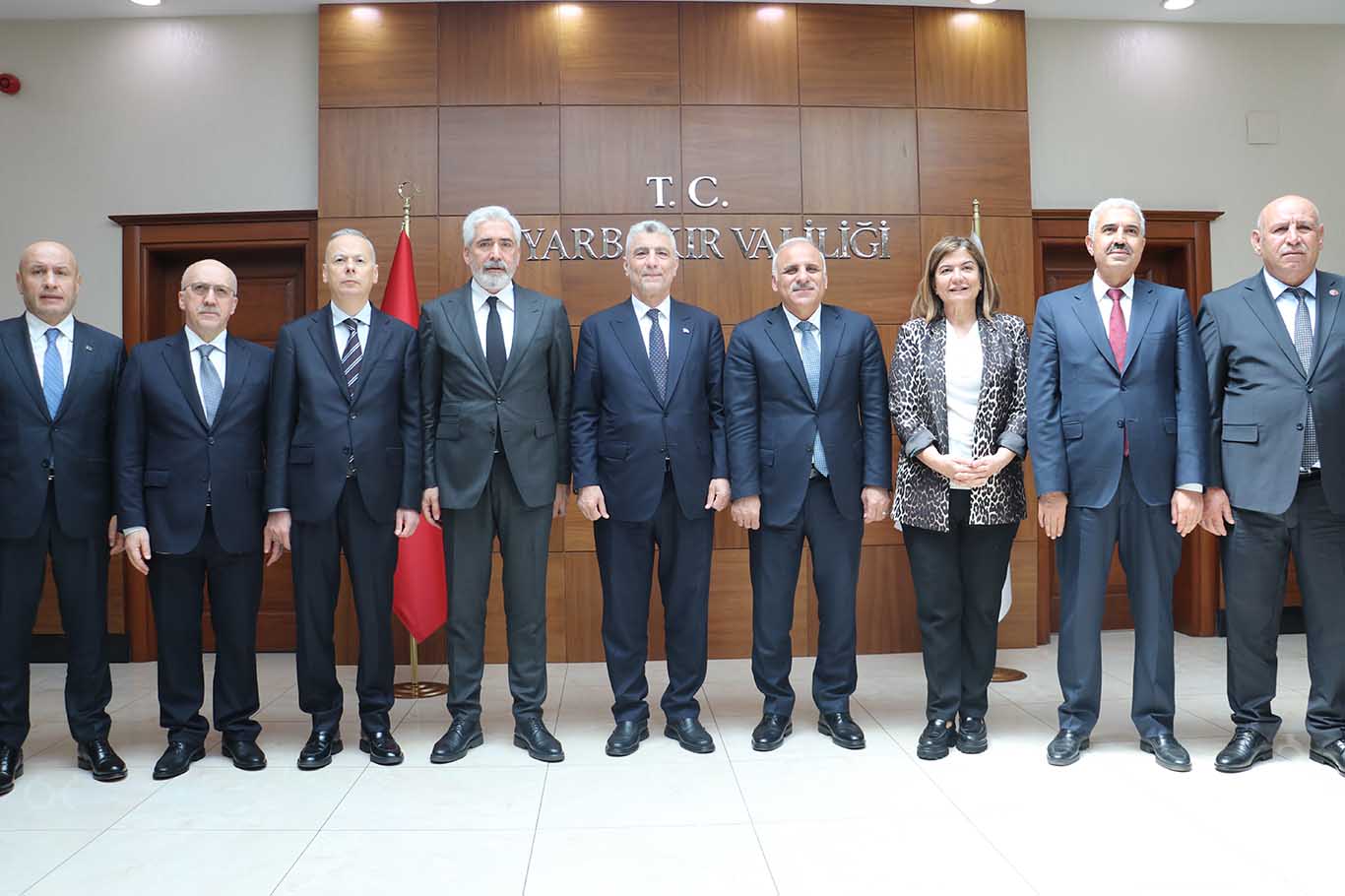 Diyarbakır’da Bulunan Bakan Bolat, Valilik, Ak Parti Ve Mhp Il Başkanlığını Ziyaret Etti 4