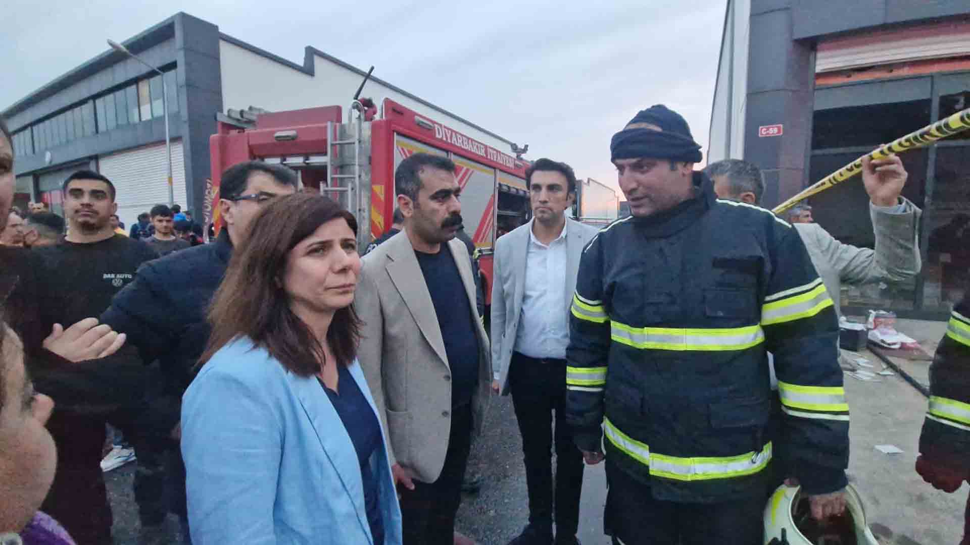 Diyarbakır’da, Oto Sanayi Sitesinde Patlama Sonrası Yangın; Patlama Anı Kamerada 1