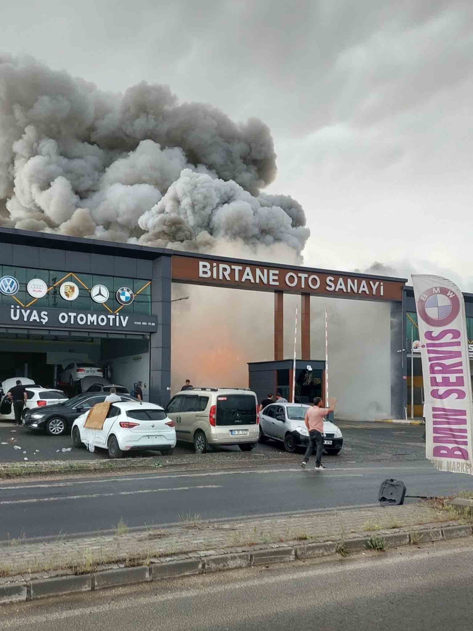 Diyarbakır’da, Oto Sanayi Sitesinde Patlama Sonrası Yangın; Patlama Anı Kamerada 6