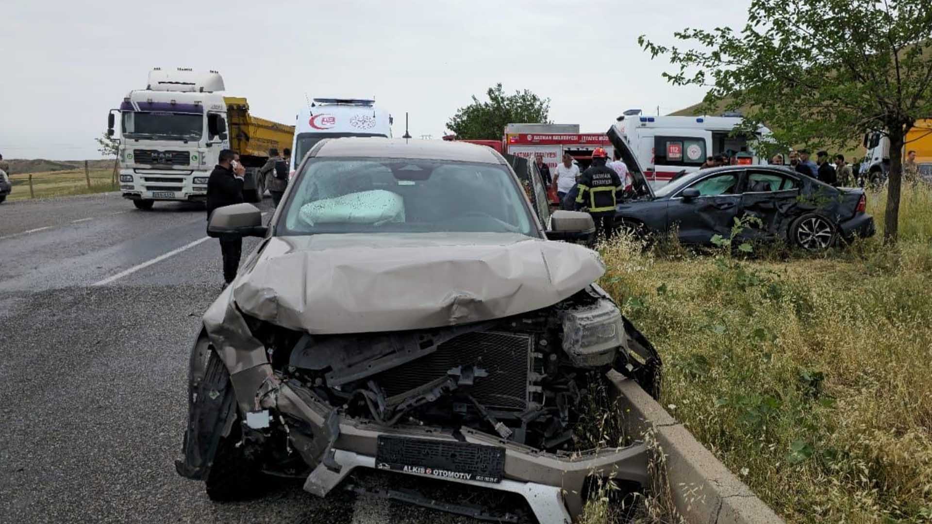 Diyarbakır'da Otomobil Ile Pikap Çarpıştı 1 Ölü, 3 Yaralı 1