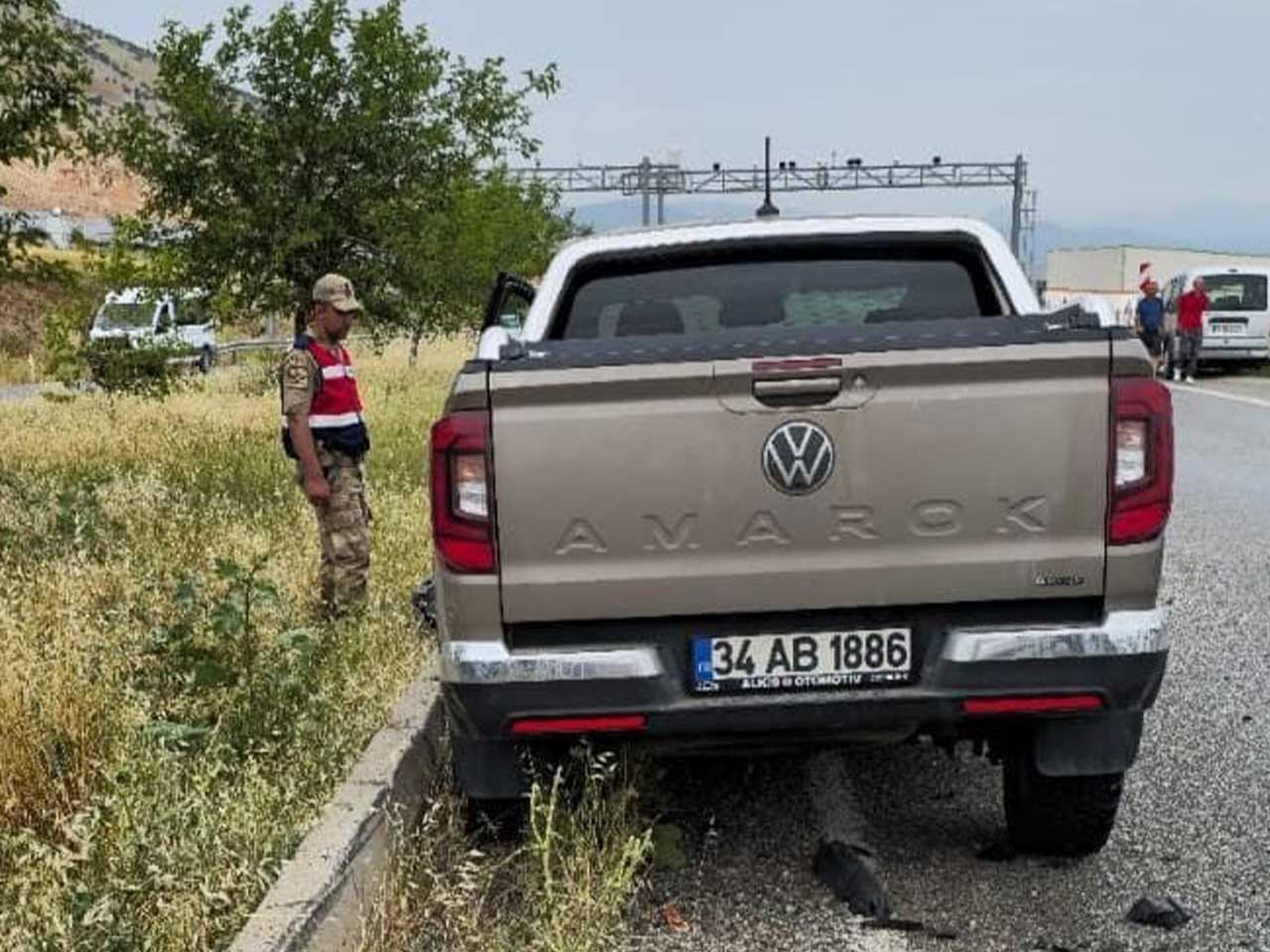 Diyarbakır'da Otomobil Ile Pikap Çarpıştı 1 Ölü, 3 Yaralı 2