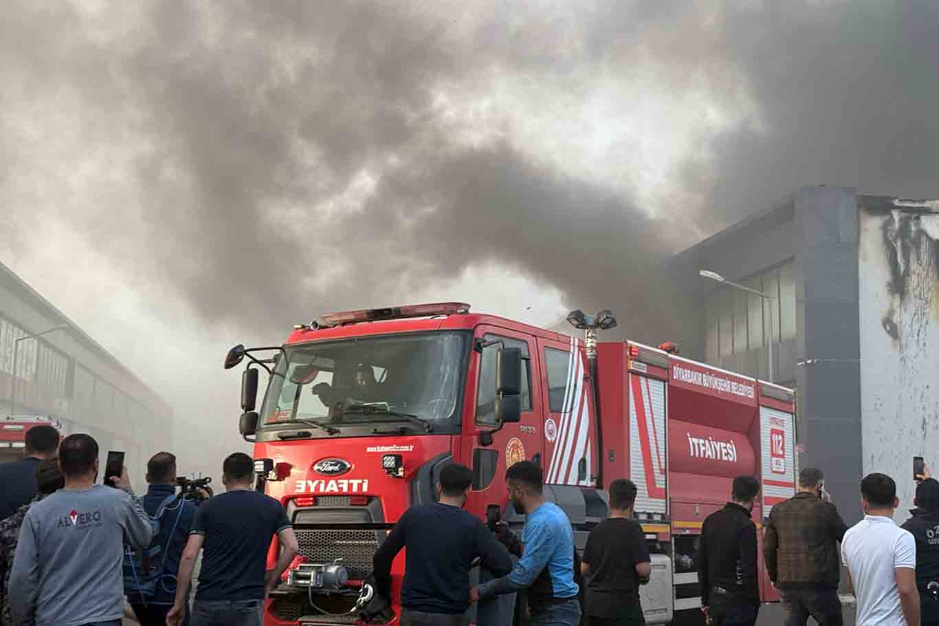 Diyarbakır'da Sanayi Sitesinde Patlama Ve Yangın 2