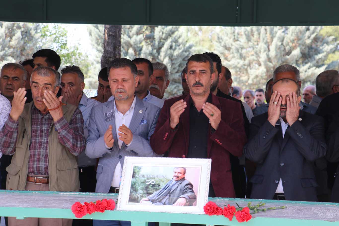 Diyarbakır’da Sırrı Süreyya Önder Için Gıyabi Cenaze Namazı Kılındı 2