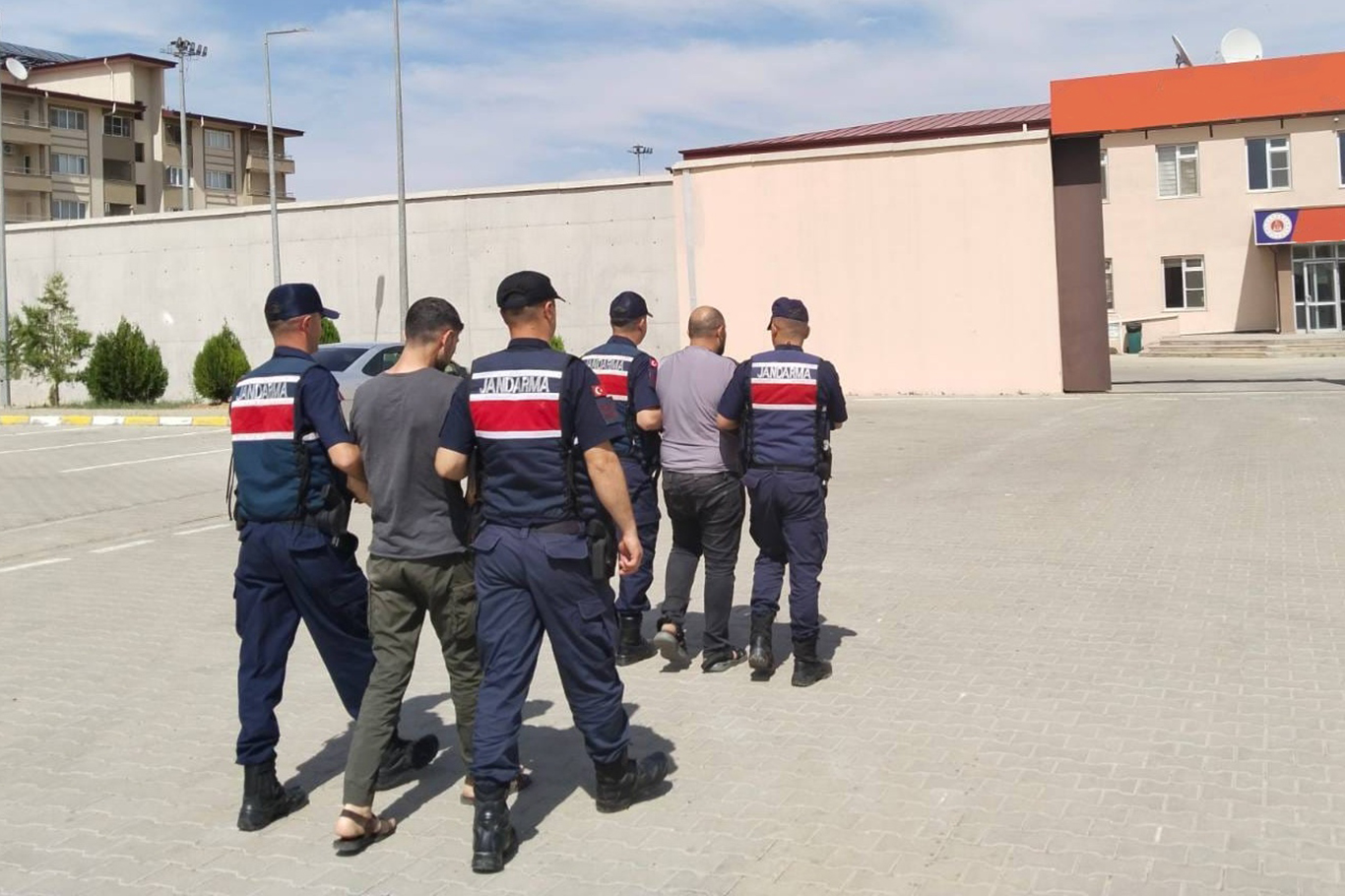 Gaziantep’te Düzensiz Göçmen Operasyonu 4 Organizatör Tutuklandı (1)
