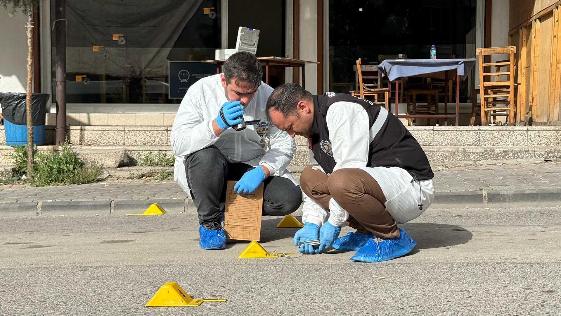 Kahvehane Önünde Oturan Genci Kurşun Yağmuruna Tuttular 4