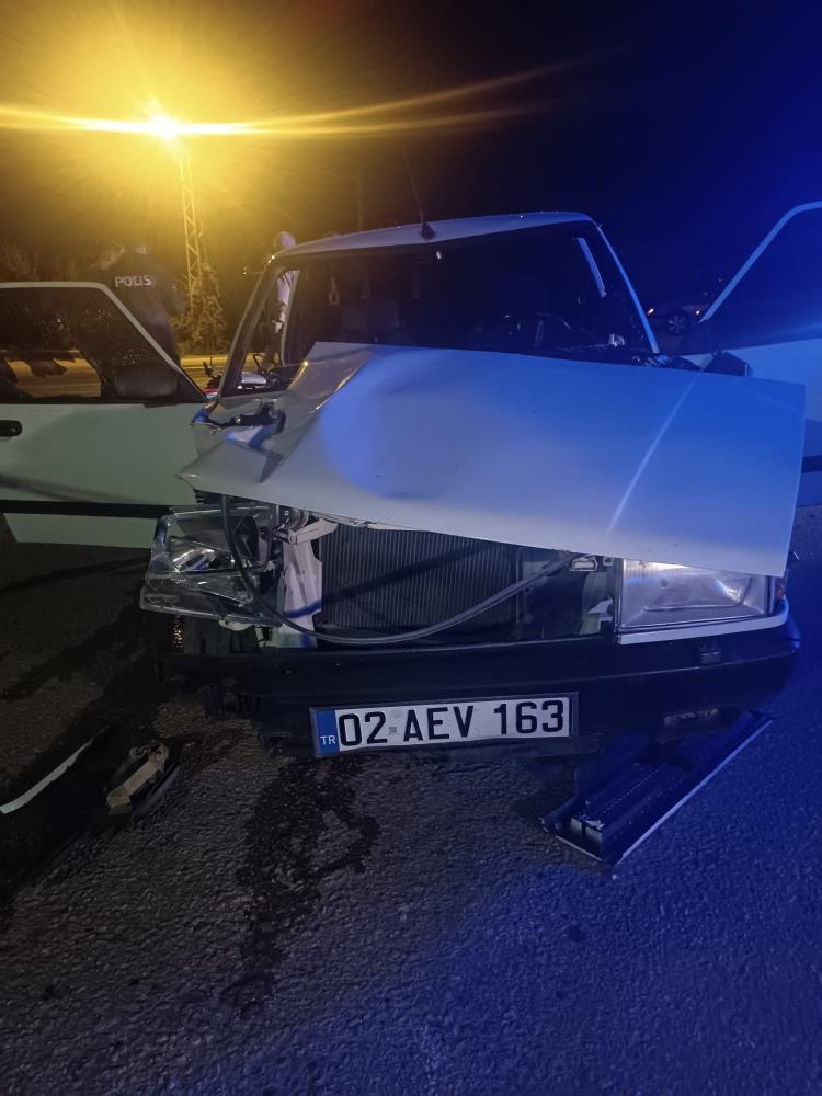 Otomobil Ile Çarpışan Motosikletin Sürücüsü Hayatını Kaybetti