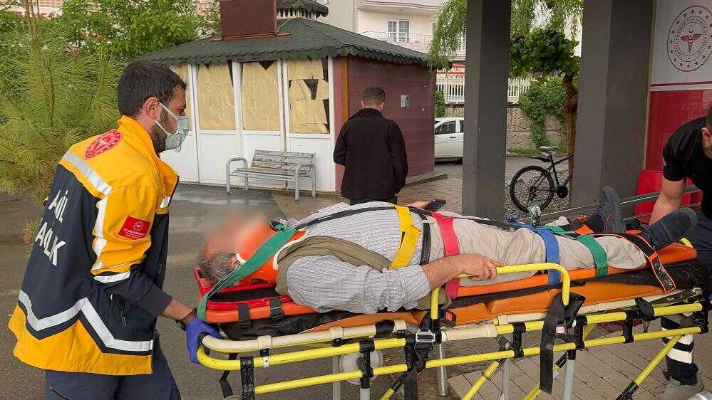Otomobil Şarampole Savruldu 4 Yaralı (1)