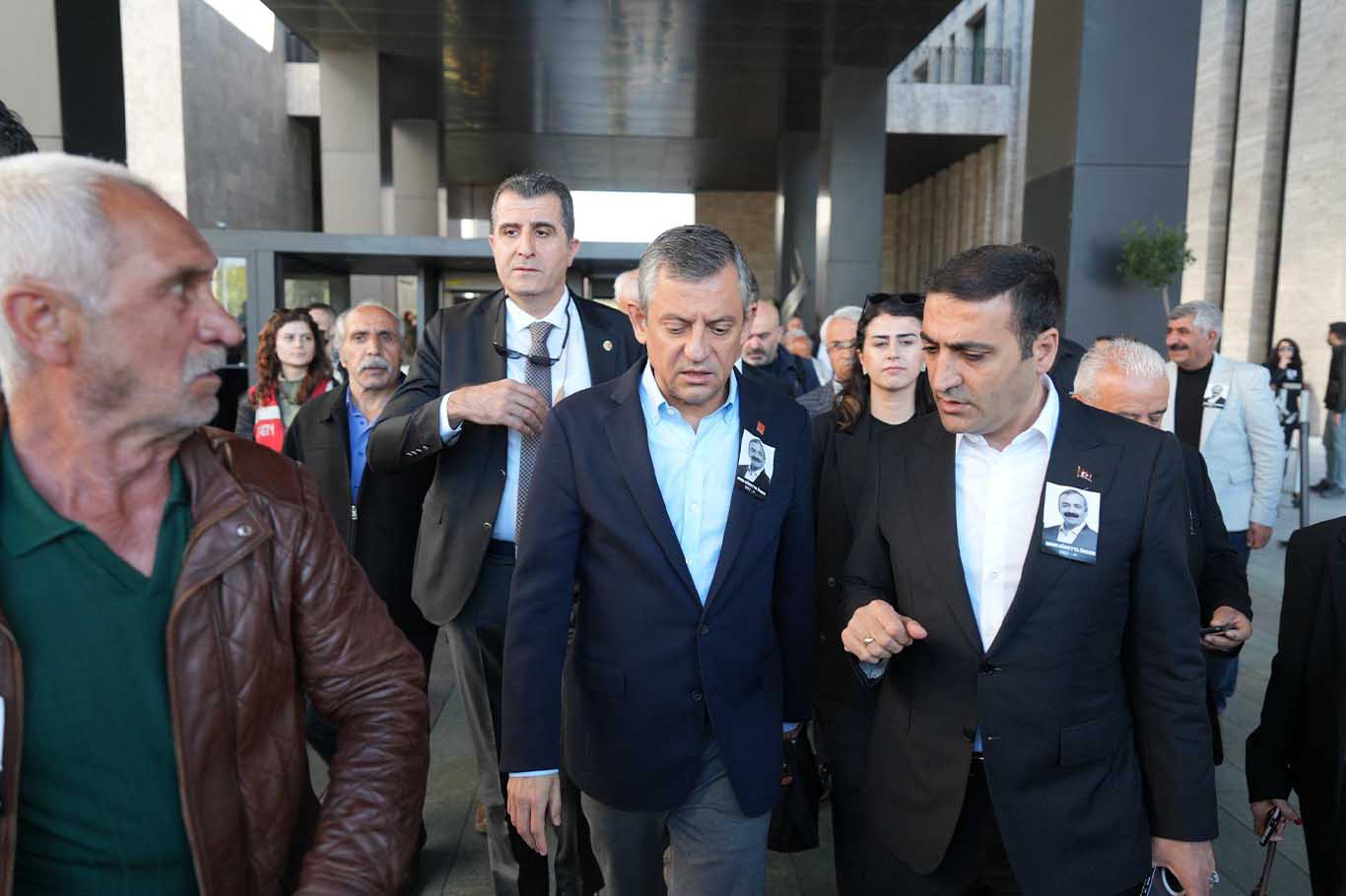 Özgür Özel'e Saldıran Şahıs, Daha Önce 2 Çocuğunu Öldürmüş 1
