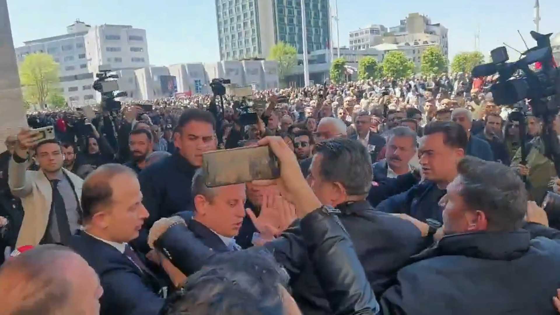 Özgür Özel'e Saldıran Şahıs, Daha Önce 2 Çocuğunu Öldürmüş 3