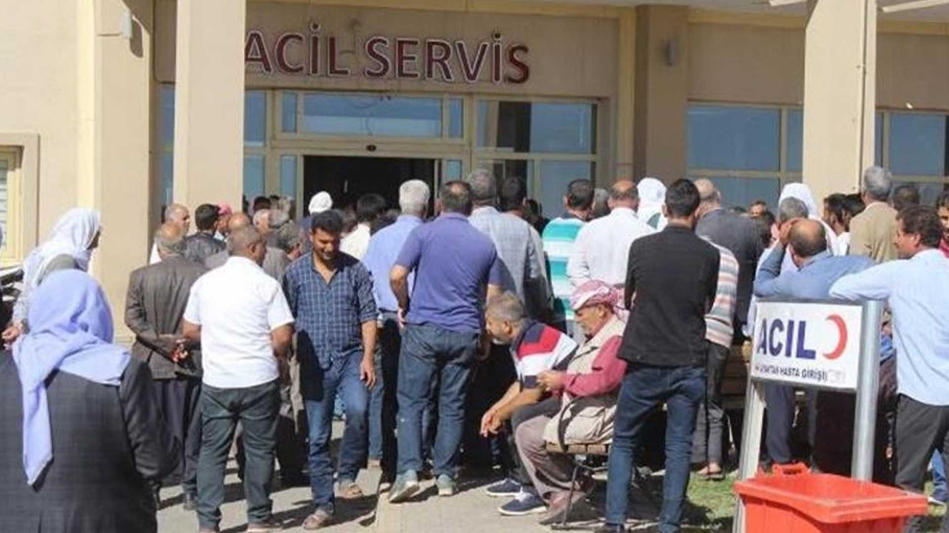 Polis Merkezi Önünde Kavga 5 Yaralı, 12 Gözaltı 1