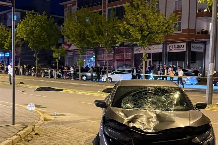 Sakarya’da Feci Kaza Otomobilin Çarptığı Iki Kadın Yaşamını Yitirdi (2)